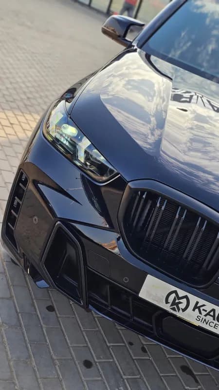 بي ام دبليو X5 2024 ام 60 اي أسود أوتوماتيك — مستعملة