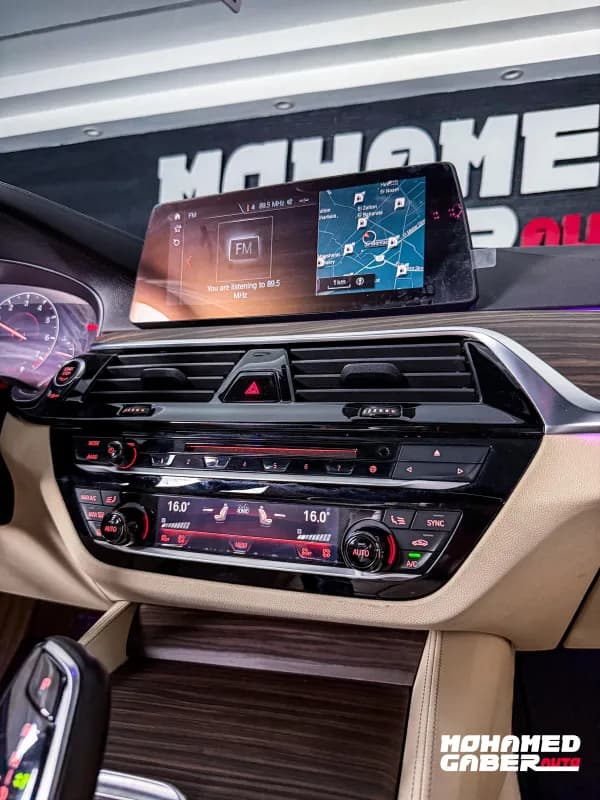 بي ام دبليو 520i 2019 لاكشري رمادي أوتوماتيك — مستعملة