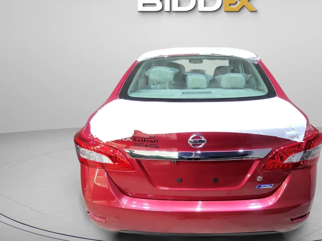 Nissan Sentra 2025 توب لاين أحمر أوتوماتيك — جديدة
