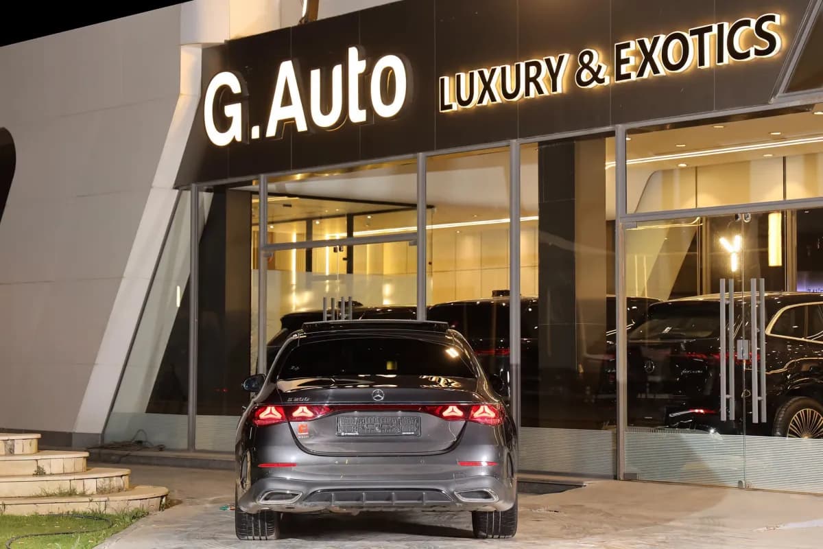 مرسيدس بنز E200 2024 بريميوم بلس رمادي أوتوماتيك — مستعملة