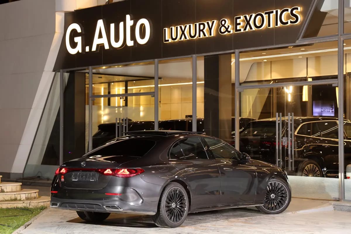 مرسيدس بنز E200 2024 بريميوم بلس رمادي أوتوماتيك — مستعملة