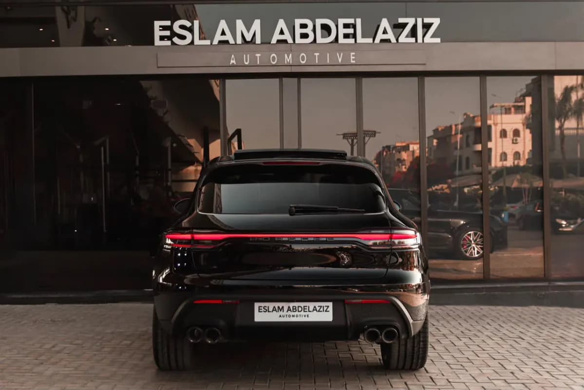 بورش ماكان 2026 تي أسود أوتوماتيك — جديدة