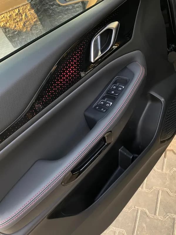 سويست S05 2027 هاي لاين أسود أوتوماتيك — جديدة