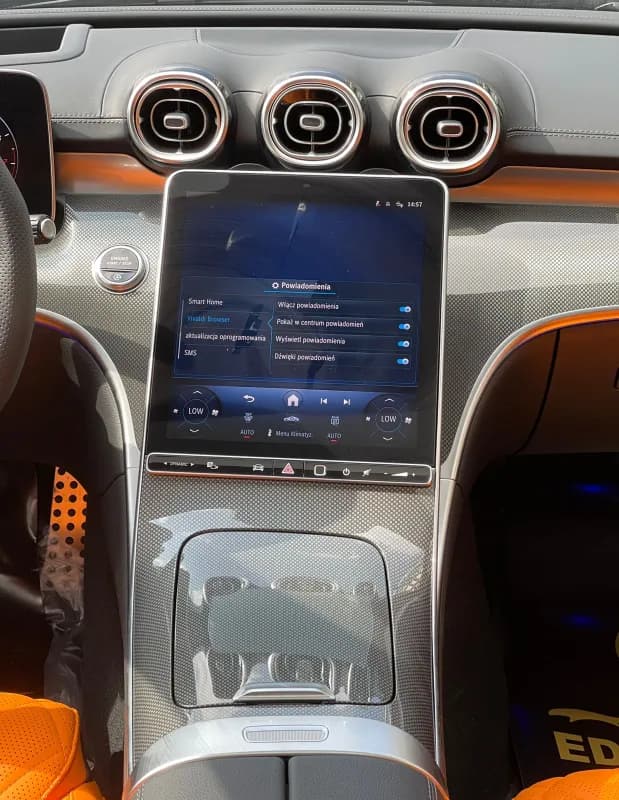 مرسيدس بنز C200 2026 بريميوم بلس أسود أوتوماتيك — جديدة
