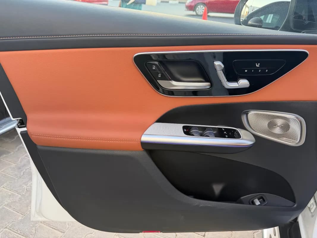مرسيدس بنز GLC 300 2024 ايه ام جي أبيض أوتوماتيك — جديدة