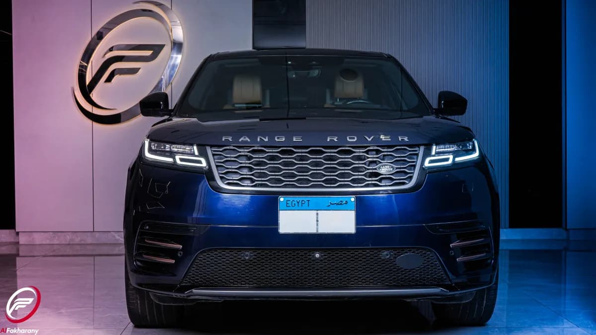 لاند روفر فيلار 2021 بي 250 ار داينمك أزرق غامق أوتوماتيك — مستعملة