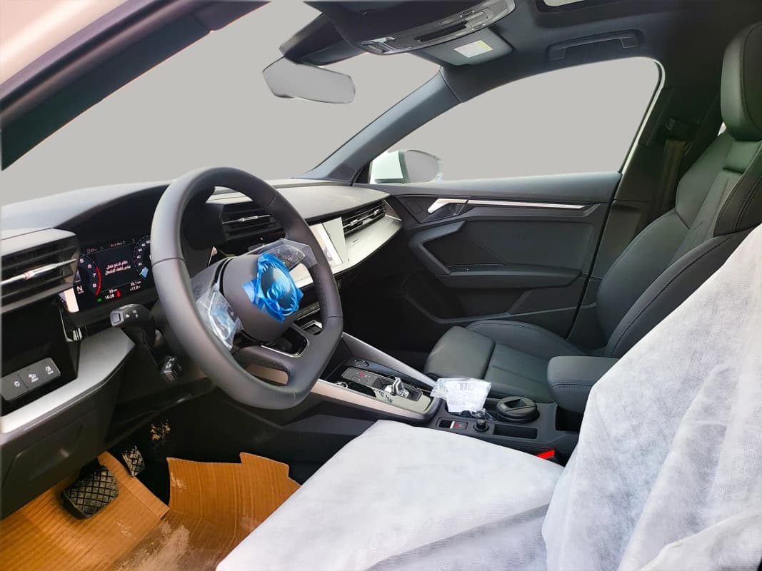 Audi A3 2024 اس لاين أسود أوتوماتيك — جديدة