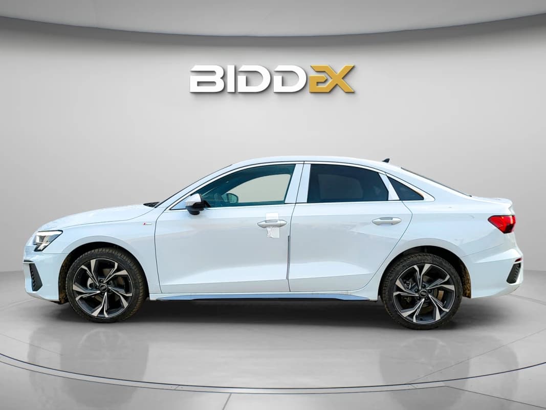 Audi A3 2024 اس لاين أبيض أوتوماتيك — جديدة