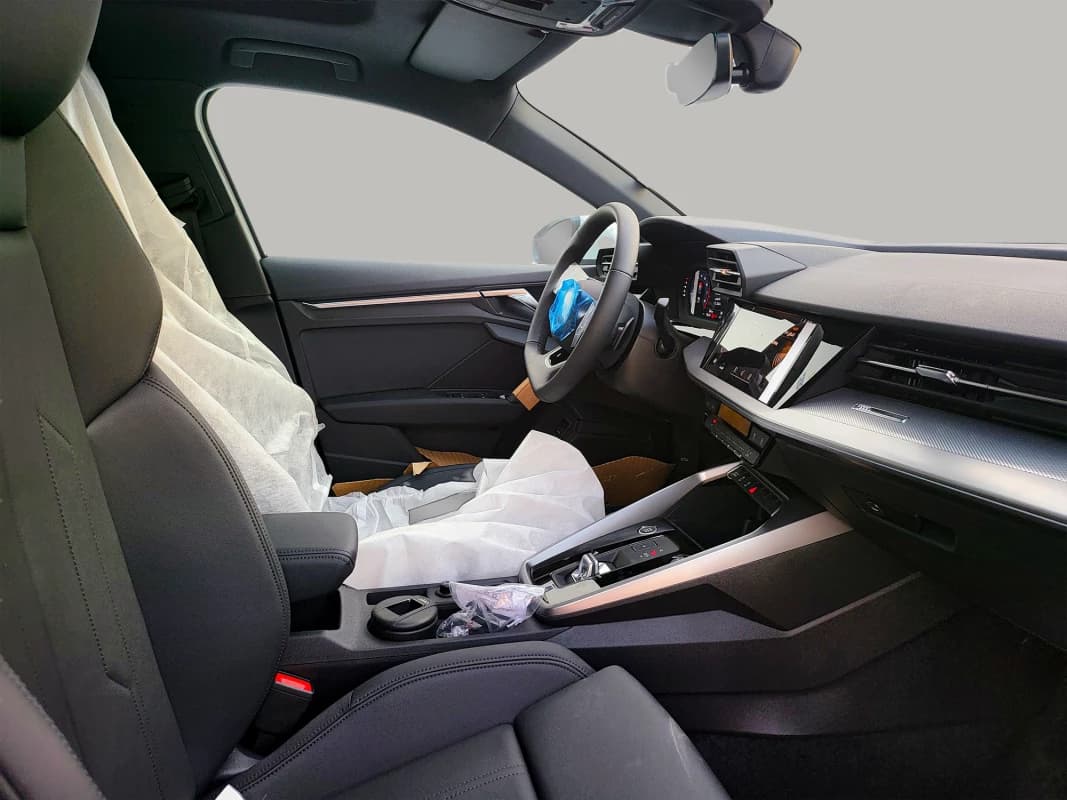 Audi A3 2024 اس لاين أبيض أوتوماتيك — جديدة