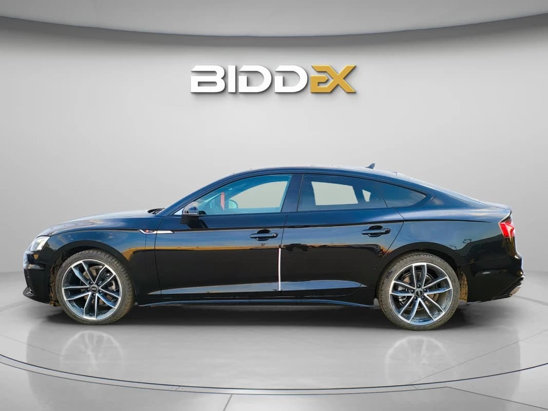 Audi A5 2024 اس لاين أسود أوتوماتيك — جديدة