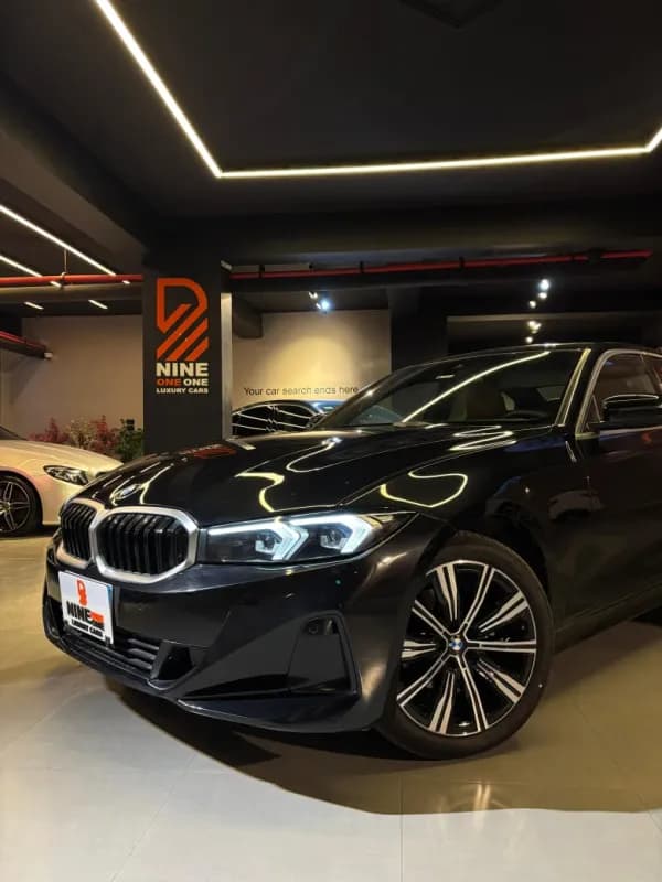 بي ام دبليو 320i 2026 لاكشري أسود أوتوماتيك — مستعملة