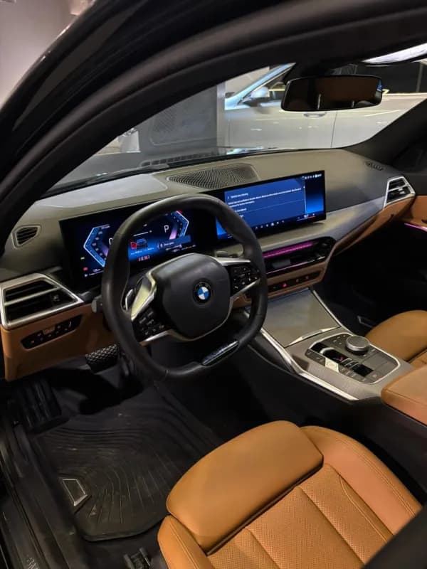 بي ام دبليو 320i 2026 لاكشري أسود أوتوماتيك — مستعملة