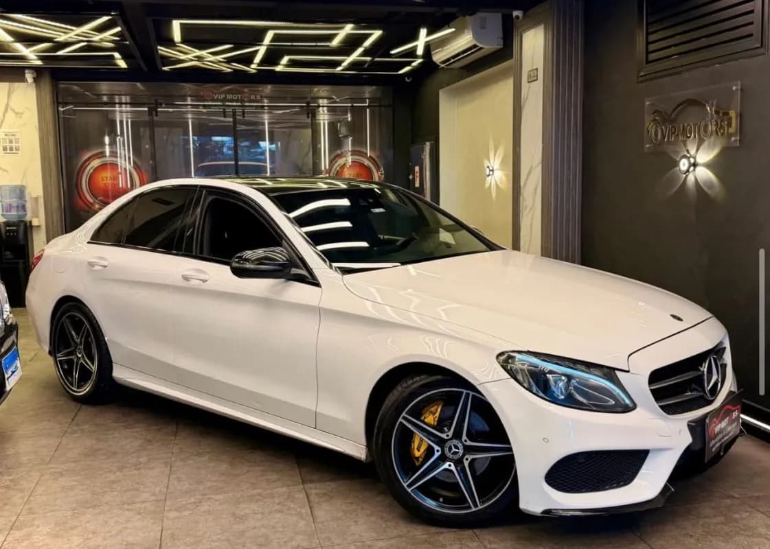 مرسيدس بنز C180 2018 ايه ام جي أبيض أوتوماتيك — مستعملة