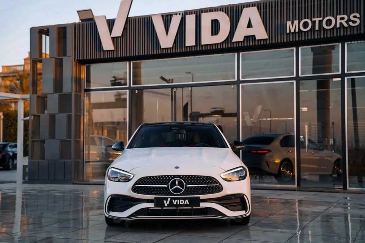 مرسيدس بنز C200 2026 بريميوم بلس أبيض أوتوماتيك — جديدة