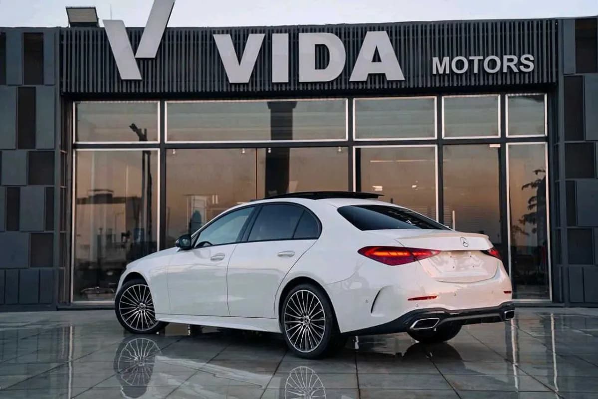 مرسيدس بنز C200 2026 بريميوم بلس أبيض أوتوماتيك — جديدة