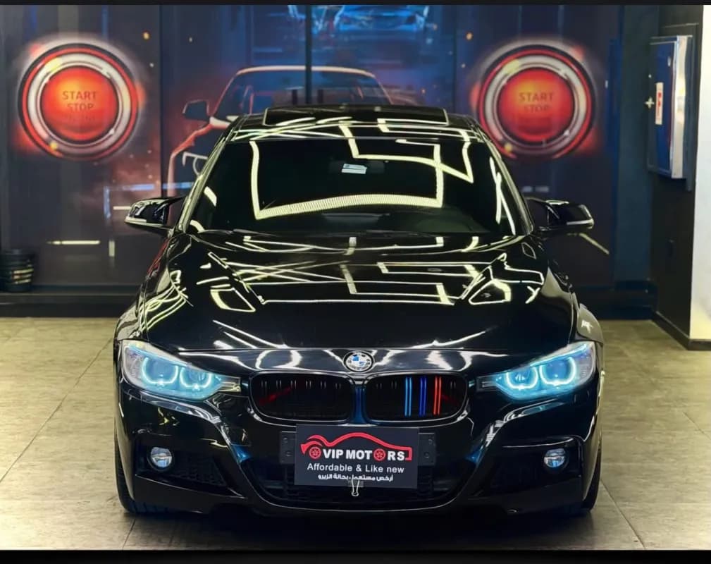 بي ام دبليو 320i 2013 لاكشري أسود أوتوماتيك — مستعملة