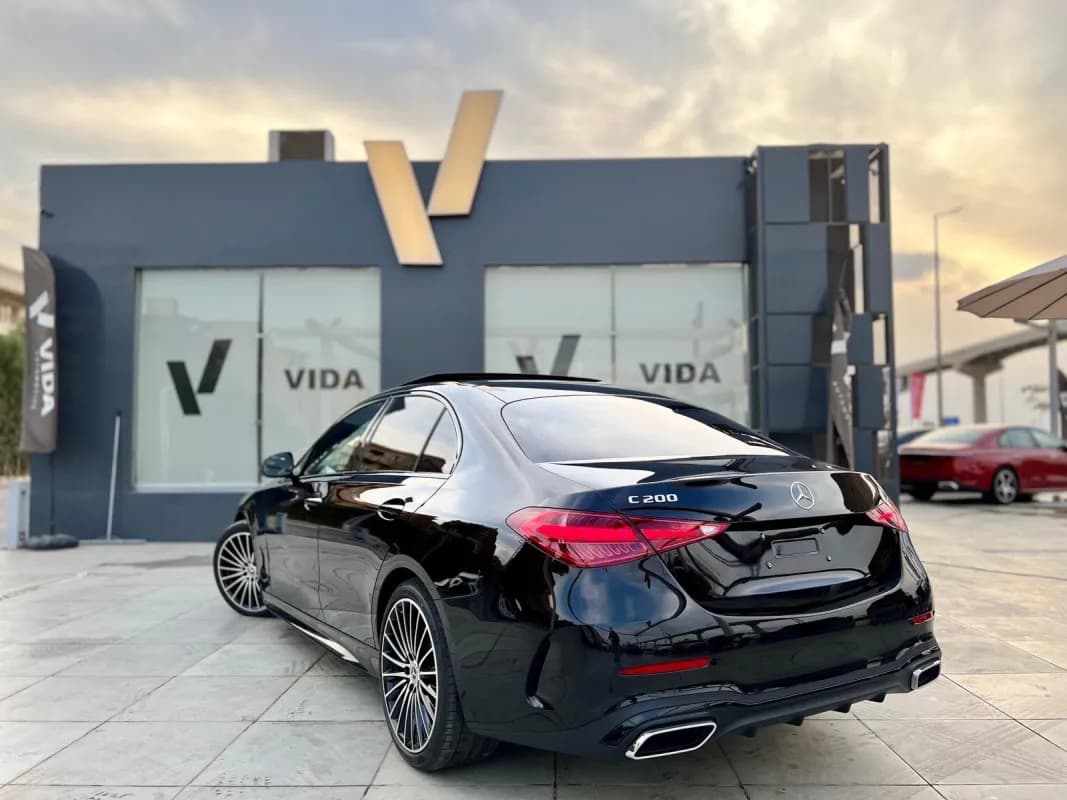 مرسيدس بنز C200 2026 بريميوم بلس أسود أوتوماتيك — جديدة