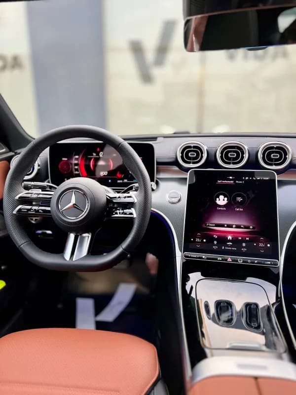 مرسيدس بنز C200 2026 بريميوم بلس أسود أوتوماتيك — جديدة
