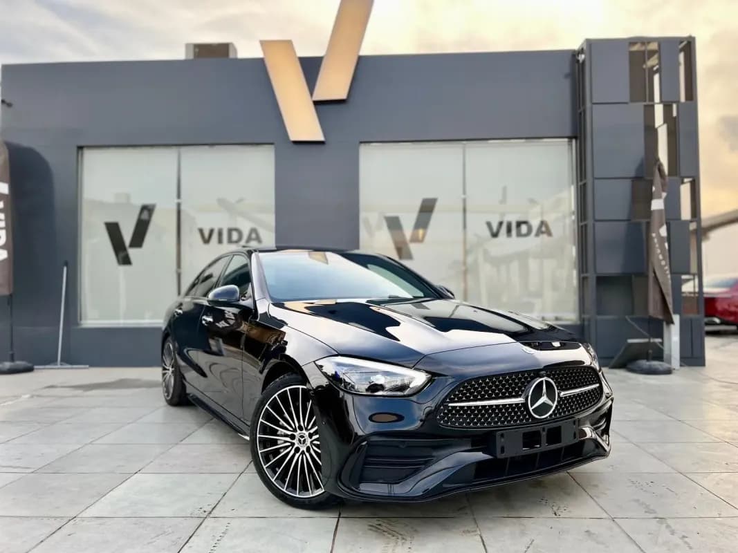 مرسيدس بنز C200 2026 بريميوم بلس أسود أوتوماتيك — جديدة