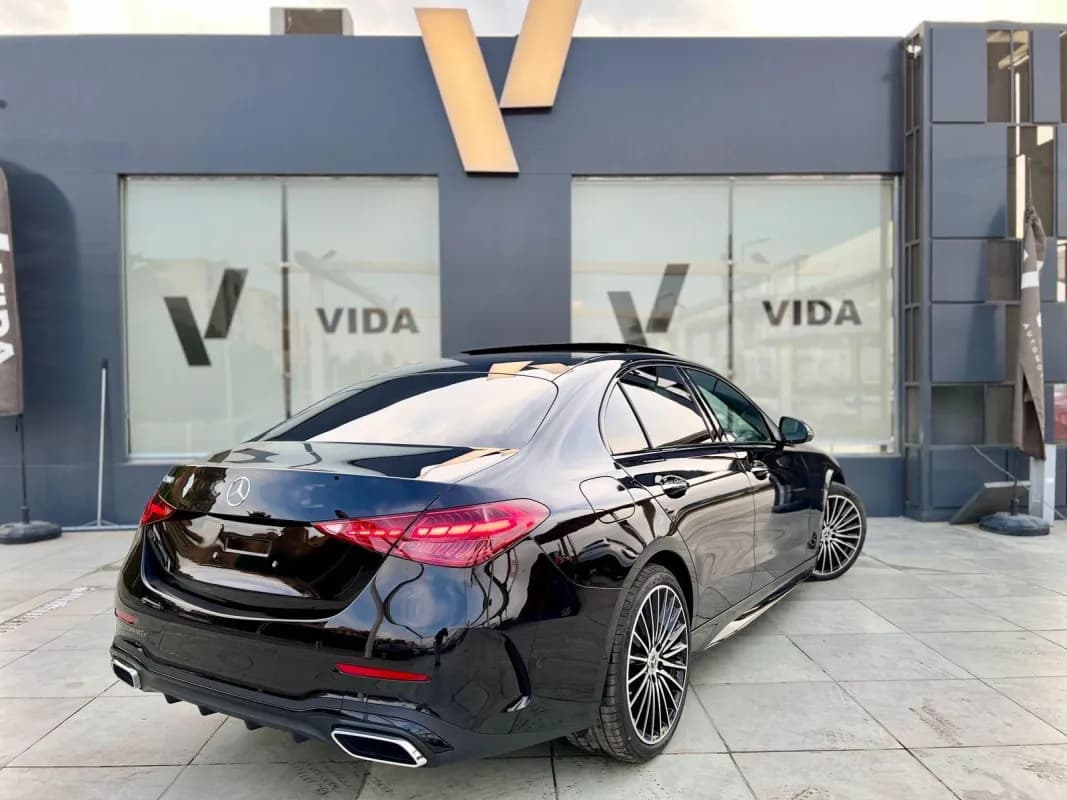 مرسيدس بنز C200 2026 بريميوم بلس أسود أوتوماتيك — جديدة