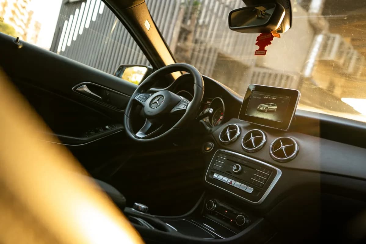 مرسيدس بنز GLA 200 2018 ايه ام جي أسود أوتوماتيك — مستعملة