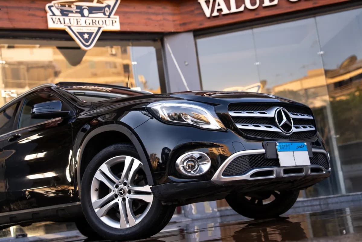 مرسيدس بنز GLA 200 2018 ايه ام جي أسود أوتوماتيك — مستعملة