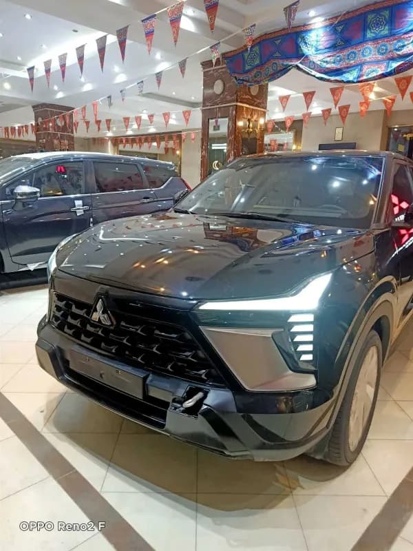 ميتسوبيشي اوت لاندر سبورت 2026 هاي لاين أسود أوتوماتيك — جديدة