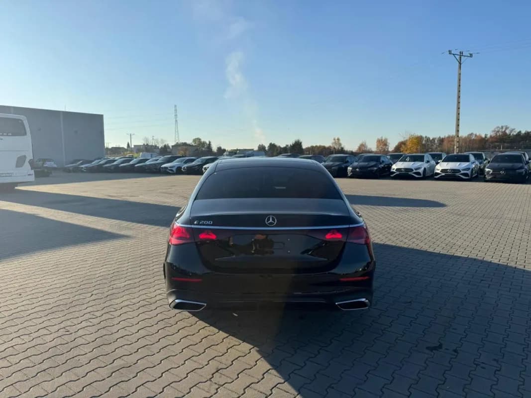 مرسيدس بنز E200 2026 بريميوم بلس أسود أوتوماتيك — جديدة