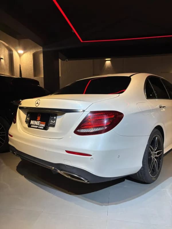 مرسيدس بنز E300 2020 اكسيكلوزيف أبيض أوتوماتيك — مستعملة