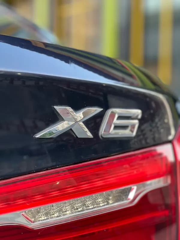 بي ام دبليو X6 2018 ام 40 اي أزرق غامق أوتوماتيك — مستعملة