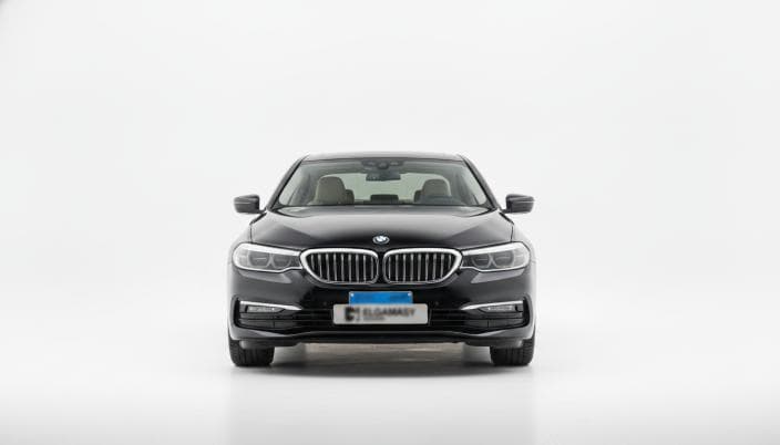 بي ام دبليو 520i 2019 لاكشري أسود أوتوماتيك — مستعملة