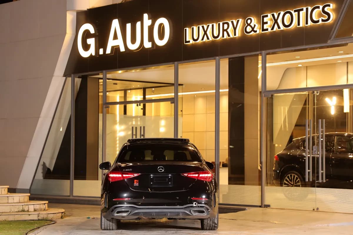مرسيدس بنز C200 2022 ايه ام جي أسود أوتوماتيك — مستعملة