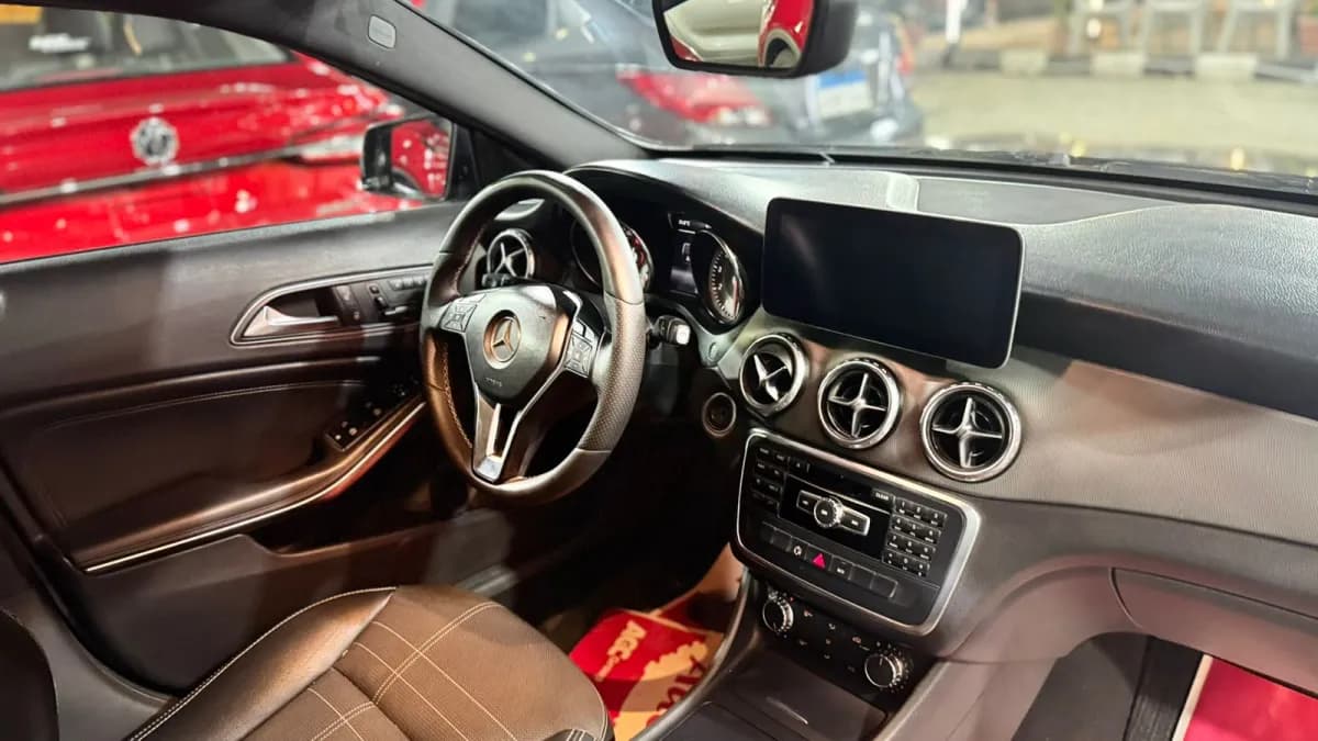 مرسيدس بنز GLA 200 2015 ايه ام جي رمادي أوتوماتيك — مستعملة