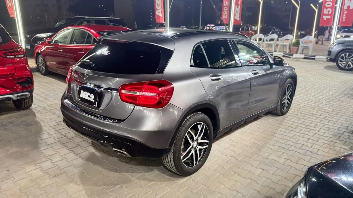 مرسيدس بنز GLA 200 2015 ايه ام جي رمادي أوتوماتيك — مستعملة