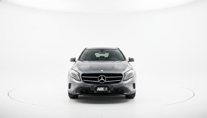 مرسيدس بنز GLA 200 2015 ايه ام جي رمادي أوتوماتيك — مستعملة - 1