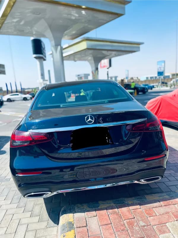 مرسيدس بنز E200 2022 افانت جارد بلس أزرق أوتوماتيك — مستعملة