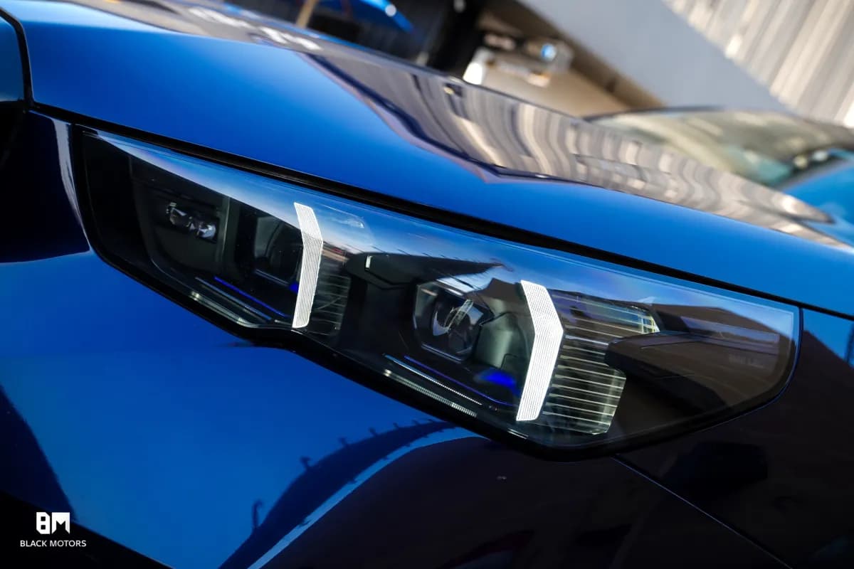 بي ام دبليو 520i 2025 ام سبورت أزرق أوتوماتيك — جديدة