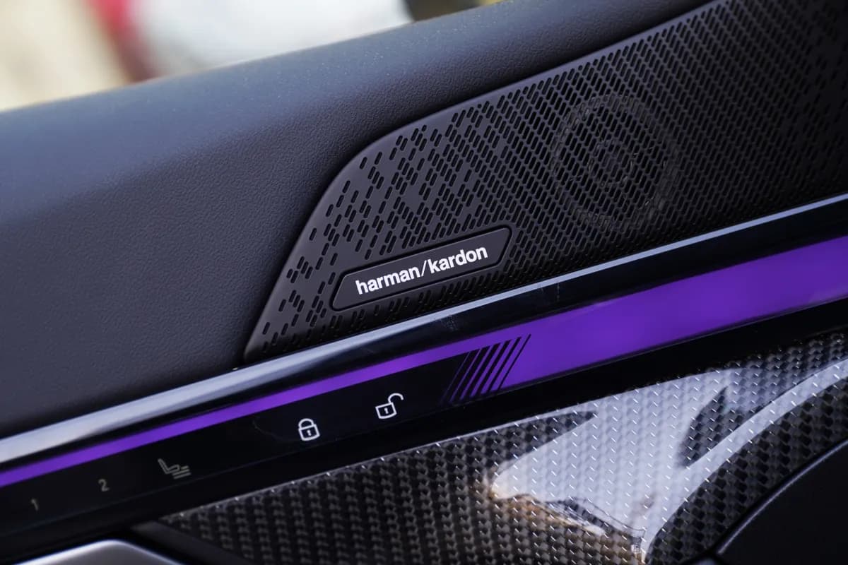 بي ام دبليو 520i 2025 ام سبورت أزرق أوتوماتيك — جديدة