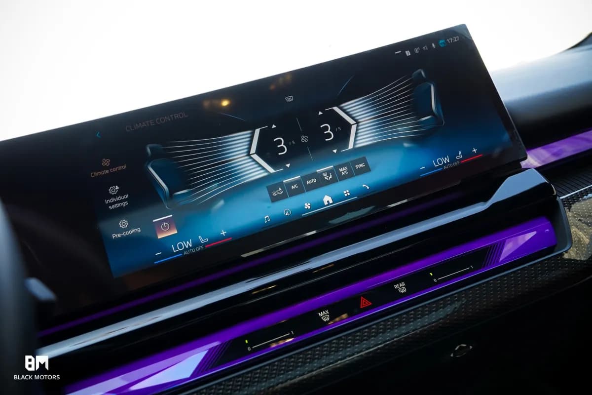 بي ام دبليو 520i 2025 ام سبورت أزرق أوتوماتيك — جديدة