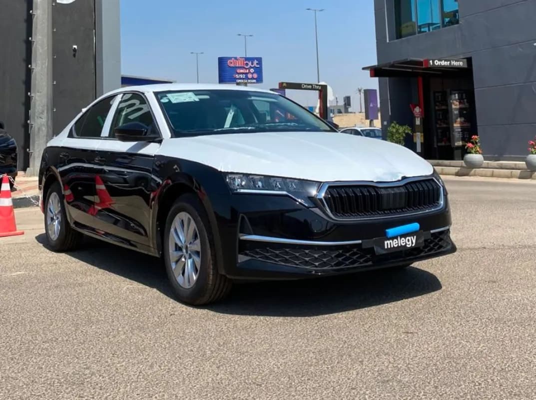 سكودا اوكتافيا 2026 لوفت أسود أوتوماتيك — جديدة