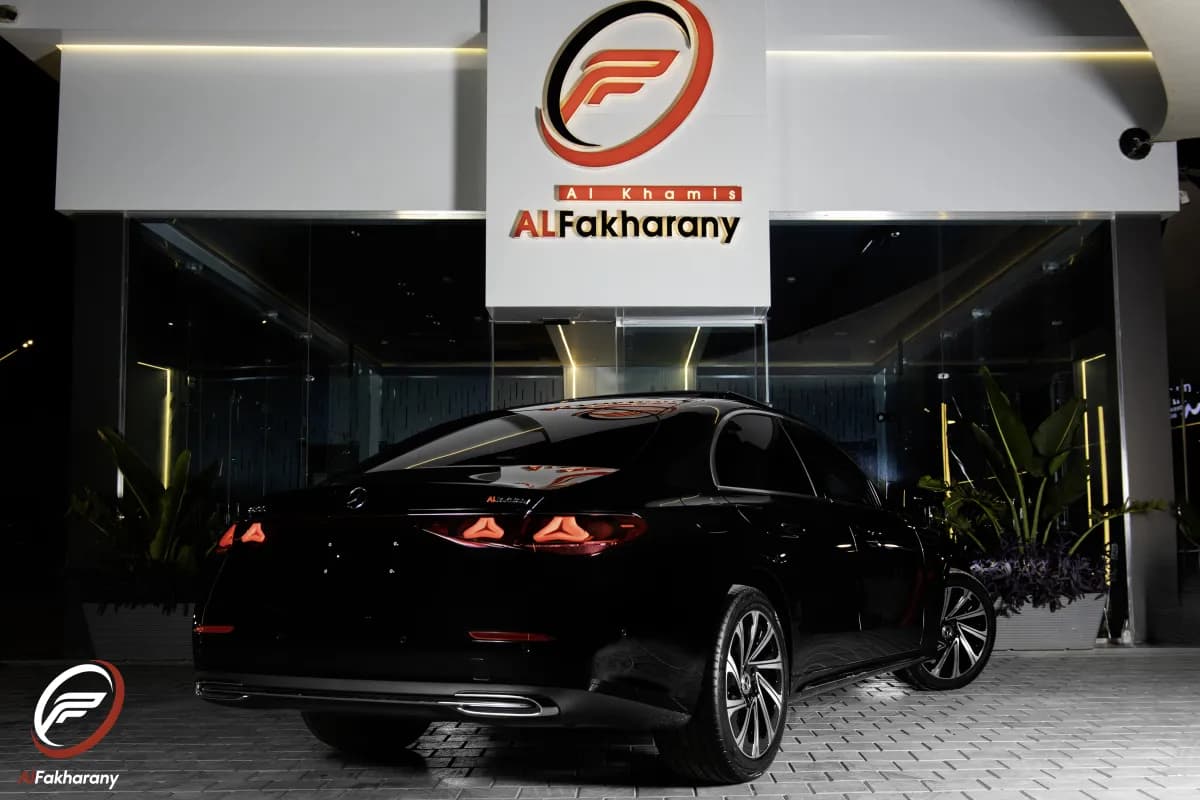 مرسيدس بنز E200 2026 اكسكلوسيف أسود أوتوماتيك — جديدة