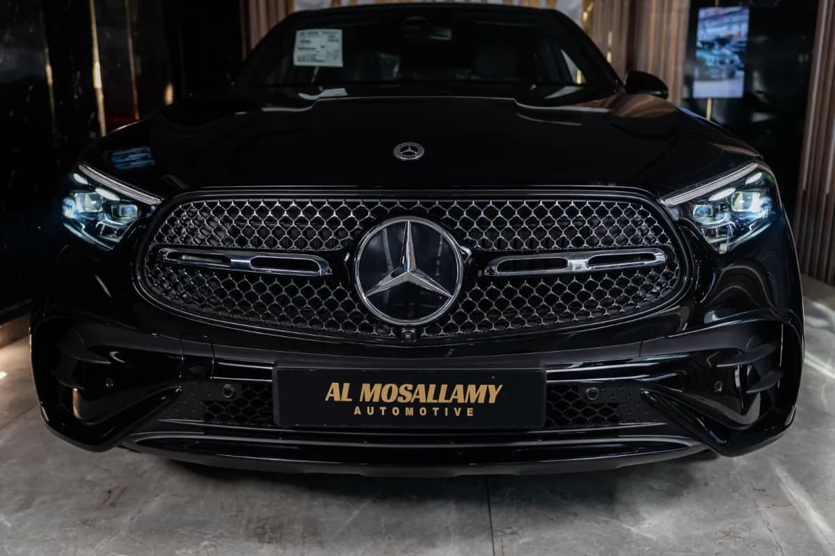 مرسيدس بنز GLC 300 2026 اي ام جي كوبيه أسود أوتوماتيك — جديدة