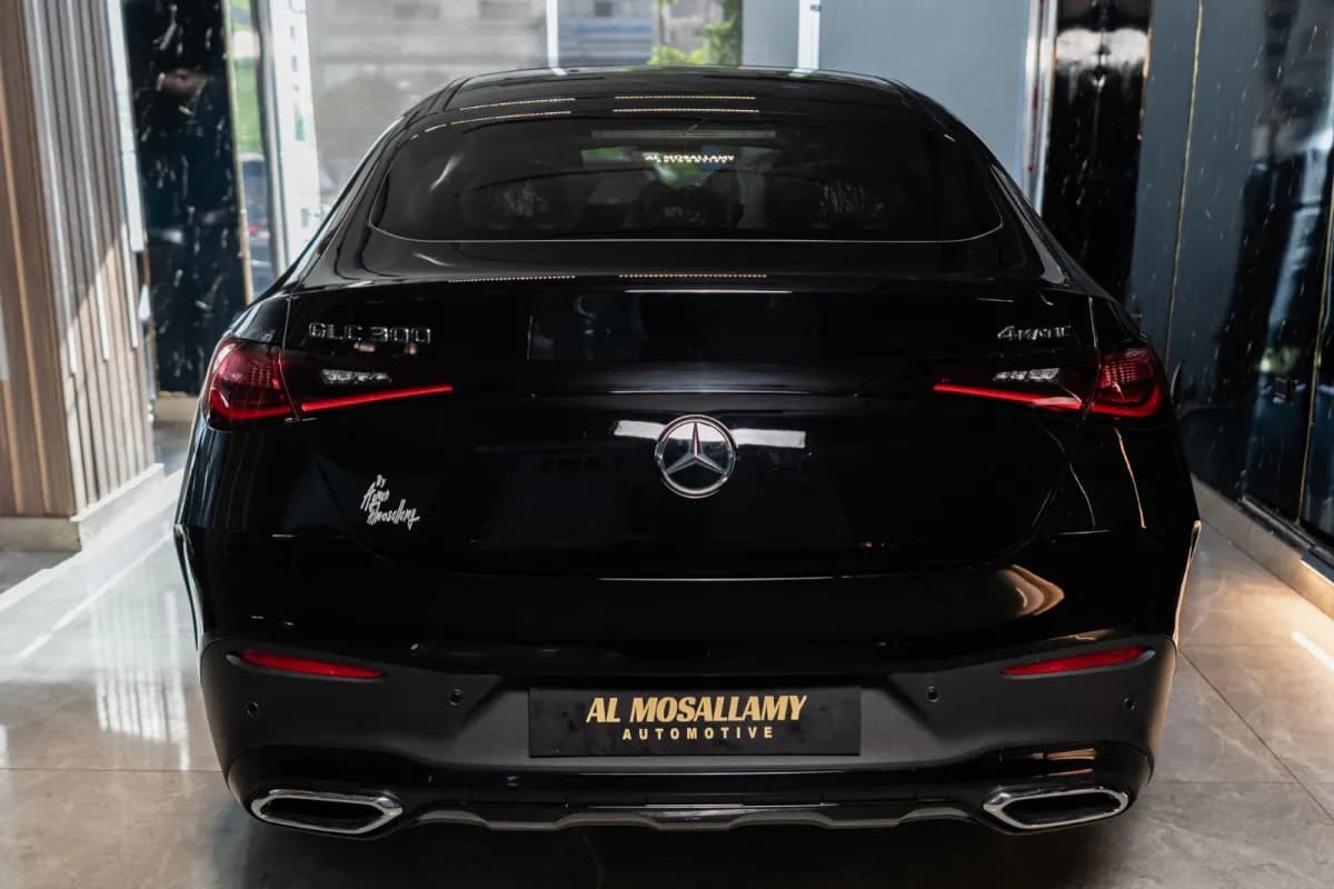 مرسيدس بنز GLC 300 2026 اي ام جي كوبيه أسود أوتوماتيك — جديدة