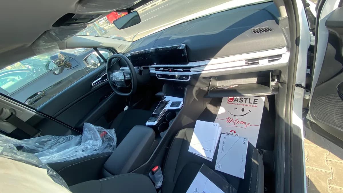 كيا سبورتاج 2027 A/T / EX 2026 أبيض قابض مزدوج — جديدة