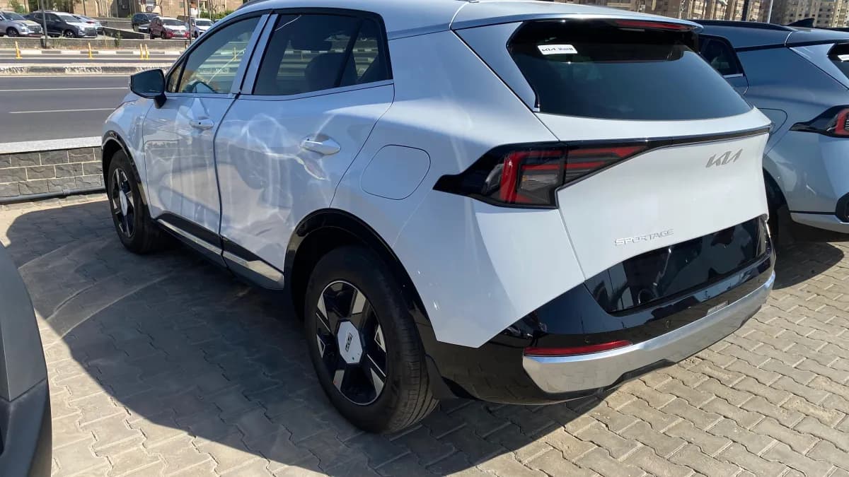 كيا سبورتاج 2027 A/T / EX 2026 أبيض قابض مزدوج — جديدة