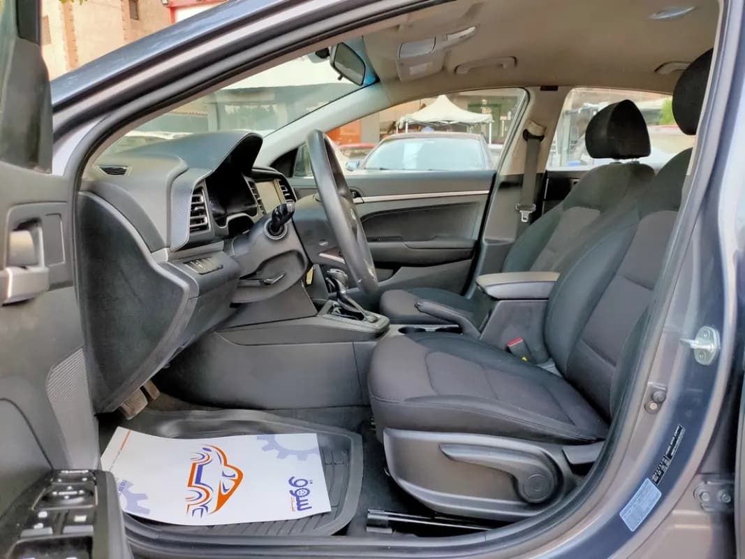 هيونداي إلنترا أي دي 2019 A/T / SMART رمادي إسمنتي أوتوماتيك — مستعملة