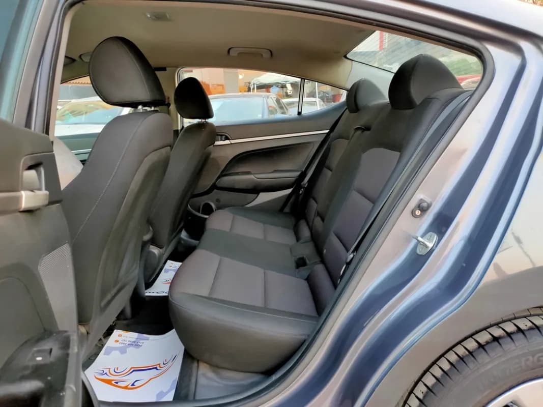 هيونداي إلنترا أي دي 2019 A/T / SMART رمادي إسمنتي أوتوماتيك — مستعملة