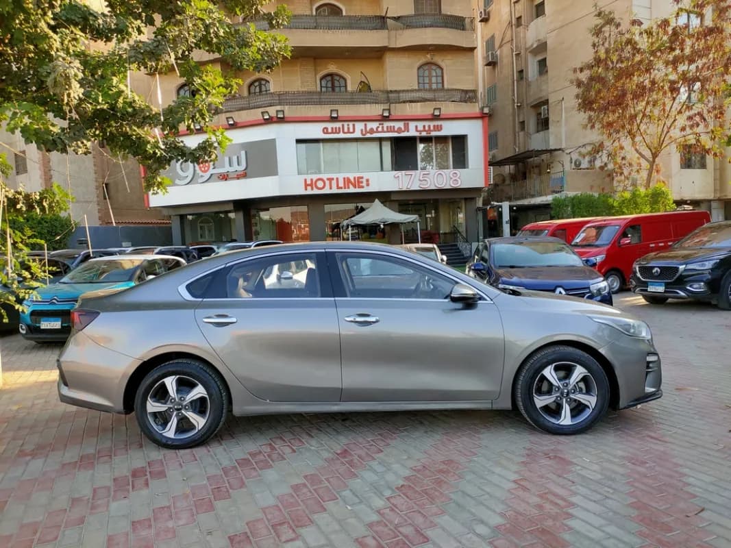 كيا جراند سيراتو 2019 ال اكس اف اوه فضي أوتوماتيك — مستعملة