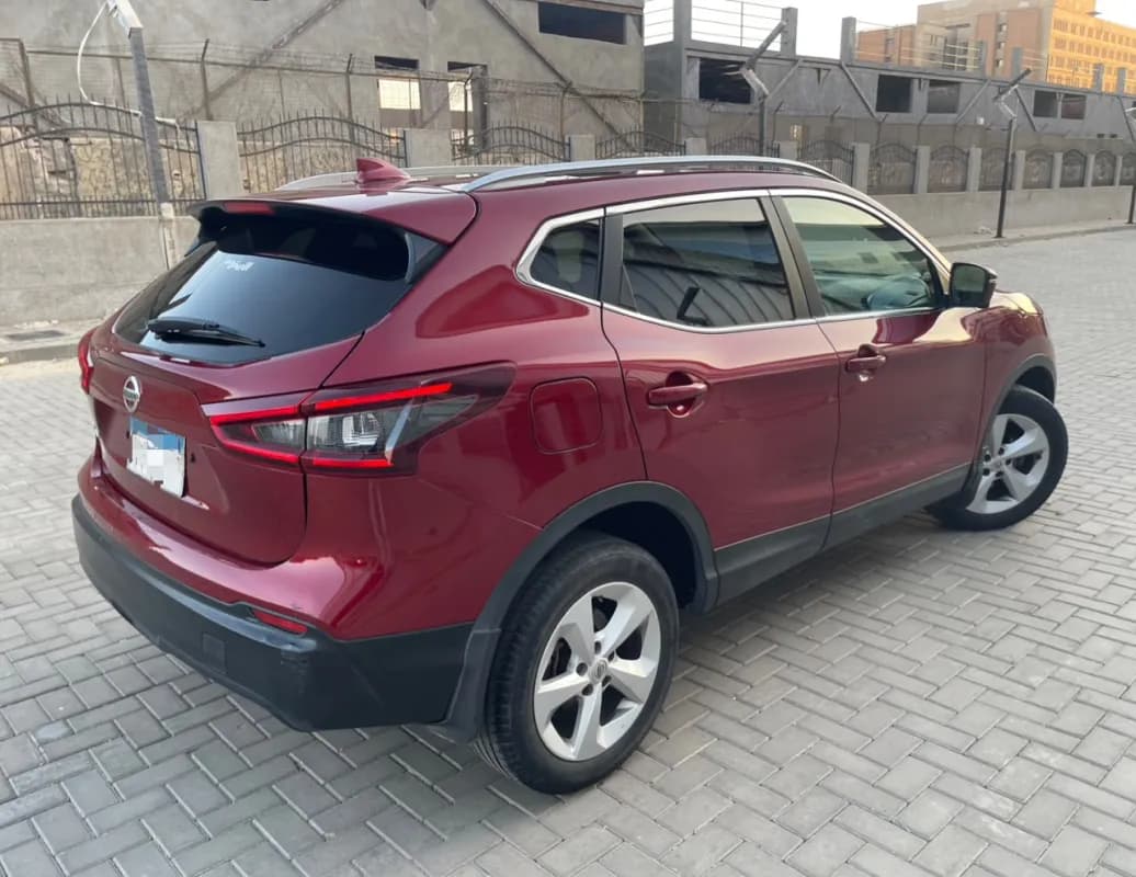 Nissan Qashqai 2021 Top Line Red Automatic — Used