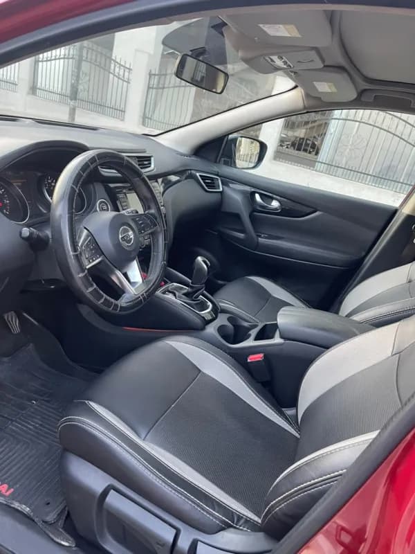Nissan Qashqai 2021 Top Line Red Automatic — Used